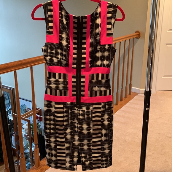 BCBG Maxazria Petite size 4 cocktail dress - Picture 4 of 11